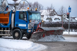 Klaipėda ruošiasi stichijai: dėl galimo staigaus atlydžio pradedami lietaus nuotekų tinklų darbai