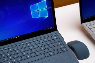 Pamirškite apie lėtą kompiuterį: štai kodėl ši „Windows“ versija vos už 9 eurus stebina visus, nepraleiskite progos!