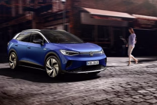 „Volkswagen“ atskleidė šių metų „ID.4“ elektrinio automobilio kainodarą, pirkėjai galės rinktis tik modelius su 82 kWh baterijomis