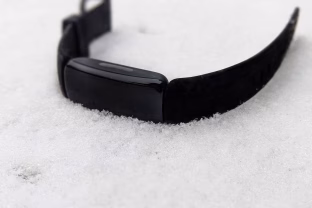 „Fitbit Inspire 2” apžvalga: ką gali išmanioji apyrankė už beveik 100 eurų?