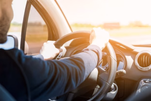Daugelis net nežino apie šį skystį automobilyje, o tai gali reikšti pavojingą klaidą, kurios dar galima išvengti