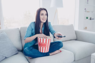 Nusipirkote naują televizorių? 8 vietos, kur jo geriau nestatyti, nes sugadins visą žiūrėjimo patirtį