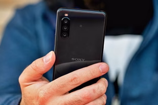 „Sony“ ruošia visiškai naują išmanųjį telefoną, kuris pasiūlys aukštesnės klasės technines galimybes