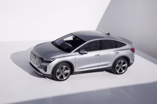 Išaugo „Audi“ elektromobilių populiarumas: užsakymai Vakarų Europoje sprogo, bet Kinijoje – šaltas dušas