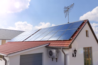 Naujos taisyklės atsinaujinančiai energetikai: Seimas pritarė pakeitimams, kurie leis greičiau gauti leidimus