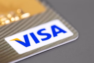 Pirk, atsiskaityk ir gauk bitkoinų: „Visa“, „Stripe“ ir „Fold“ ruošiasi išliesti išskirtinę kredito kortelę