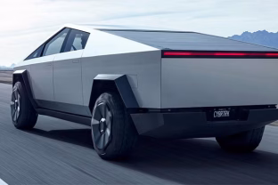 JAV kariuomenė perka „Tesla“ elektromobilius: įsigijo du „Cybertruck“ modelis, tačiau neketina jais važinėti