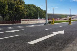 Dirbtinis intelektas jau gali užtikrinti ir saugų eismą: revoliucinis sprendimas keliuose, kuris atpažįsta ir gyvūnus