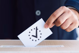 Lietuviai stoja į kovą dėl grynųjų pinigų: ar Lietuva taps pirmąja šalimi, ginančia teisę į pinigus rankose?