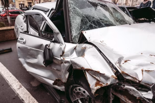 Grįžote prie savo automobilio, o jis subraižytas? Viena paprasta klaida gali kainuoti šimtus eurų