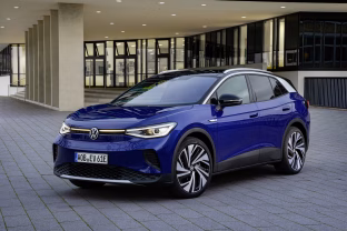 „Volkswagen“ pagaliau įsiklausė į pirkėjus: ruošiamas itin svarbus „ID.4“ elektromobilio atnaujinimas