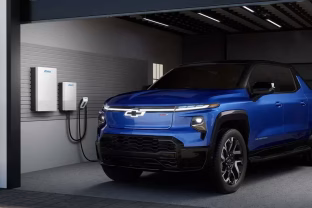 JAV automobilių milžinė suteiks išskirtinę galimybę, kuri patiks daugeliui: elektromobiliai elektros energija galės aprūpinti net ir jūsų namus