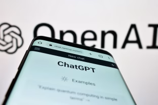 Mandagumo kaina: kaip pataikavimas dirbtiniam intelektui virto problema ir ką su tuo daro „OpenAI“