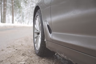 Sostinėje užfiksuota eismo nelaimė: BMW sužalojo pėsčiąjį