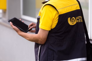 Svarbi informacija, kurią privalo žinoti kiekvienas, perkantis internetu: pateikiama viskas, ką reikia žinot apie siuntos sekimą
