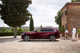 „Mazda“ pristatė naująjį flagmaną CX-80: pagerintas matomumas, elektrifikuotos galios sistemos ir jau prieinamas Lietuvoje