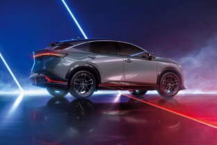 Milijardinė „Nissan“ investicija atsidūrė ant bedugnės krašto: bendrovė stabo savo ambicingą projektą