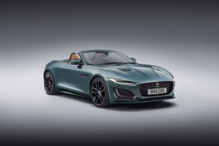 „Jaguar“ pagamino paskutinį „F-Type“ automobilį: atėjo laikas naujai erai, paskutinysis modelis bus įtrauktas į paveldo kolekciją