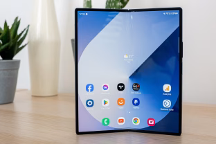 Naujasis „Samsung Galaxy Fold7“ sulenkiamas flagmanas bus gerokai plonesnis nei anksčiau
