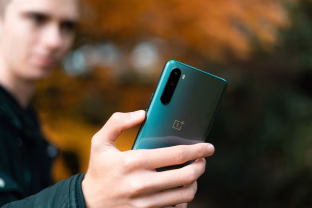 Jeigu nieko nedarysite – galite prarasti svarbius duomenis ar net ir visus savo pinigus, ekspertas pasakė viską, ką privalo žinoti kiekvienas telefono naudotojas