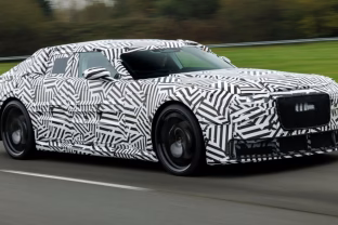 Garsusis britų automobilių gamintojas: ėmėsi drąsios prekės ženklo keitimo strategijos, atskleidžia pirmojo savo elektromobilio dizaino elementus