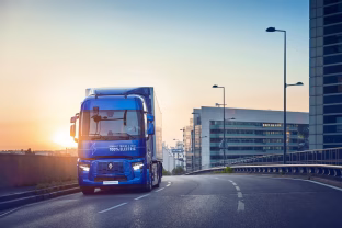 Jau 2025 m. iš „Renault Trucks“ bus galima užsisakyti naujausius elektrinius „E-Tech T“ modelius: elektrinis sunkvežimis viena įkrova nuvažiuos 600 kilometrų