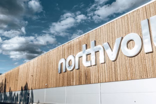 Europietiška elektromobilių baterijų svajone – žlugo: „Northvolt“ iškelta bankroto byla, planas neišdegė