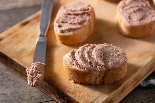 Žinomo laidų vedėjo receptas: vištienos paštetas su netikėtu ingredientu, kuris stebina net gurmanus