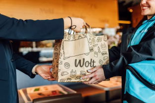 „Wolt“ plečia savo veiklą Lietuvoje – pristatymo paslaugomis galės naudotis dar keturių miestų gyventojai