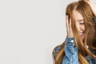 Ploni plaukai atrodo dar blogiau dėl šių priemonių: išmeskite jas be gailesčio, jei norite tikros apimties