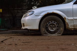 Jūsų automobilis gali tiesiog supūti: ekspertai įvardijo modelis, kurie turi didžiulių problemų su rūdimis