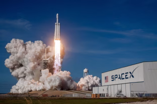 Floridos rojus prieš „SpaceX“ ambicijas: raketų startai grasina turizmui, žvejybai ir net gyventojų miegui