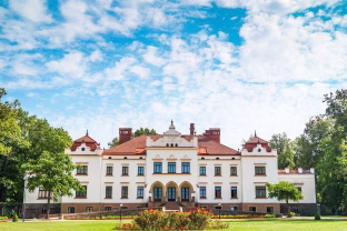 Iš Vatikano į Lietuvą atvyks neįkainojamos vertybės: Valančiaus vertimas, Vyčio apkaustai ir moterų misija