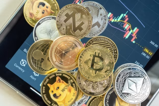 Vienas „Binance“ vadovų: šiuo metu visas kriptovaliutų pasaulis dėmesį sutelkęs į tris pagrindines temas