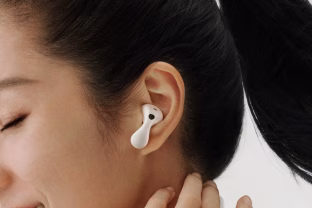 „Huawei“ pristatė „FreeBuds 6“ belaidžius ausinukus: pasiūlys dar geresnį garsą ir baterijos veikimą