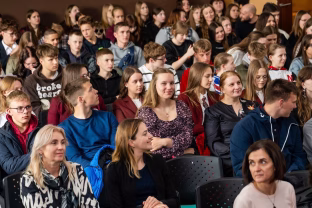 Nuo smalsumo kibirkšties iki žinių švyturio: šimtai mokinių iš visos Lietuvos žengė žingsnį į ateitį