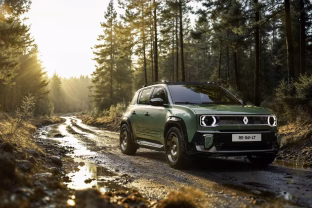 Staigmena prestižiniame „Roland-Garros“ teniso turnyre: pademonstruotas „Renault 4 Savane 4x4 Concept“