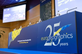 Atviri duomenys kelia grėsmę? Europos institucijos diskutuoja apie dirbtinį intelektą, saugumą ir kontrolę