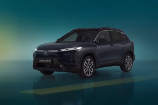 „Toyota“ paskelbė apie atnaujintą „Corolla Cross“ automobilį: jau aišku ir kiek ši naujiena kainuos Lietuvoje