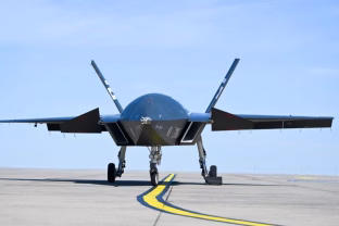 Rusijos gynybos sistemose atsivėrė milžiniška skylė: ukrainiečiai grįžta prie anksčiau naudotų dronų, rusai bėga