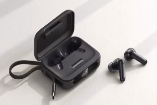 „Soundcore“ pristatė naujus belaidžius ausinukus su įspūdinga įkrovimo dėžute, kuri įkraus ir jūsų telefoną