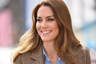Karališka paslaptis atskleista: šiuo vaistinės aliejumi Kate Middleton spindinčius plaukus prižiūri kasdien