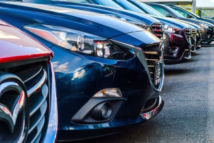 Automobilių pardavėjas pravėrė paslapčių skrynią: pasakė, kiek uždirba pardavęs iš Vokietijos atgabentus automobilius