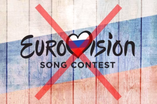 „Terrovision“ vietoj „Eurovizijos“? Kremlius rengia muzikinį konkursą, kuriuo bandoma slėpti karo nusikaltimus