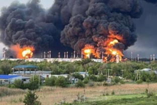Rusija ir vėl skęsta dūmuose: ukrainiečiai surengė galingą smūgį, tai tapo naktiniu Kremliaus košmaru