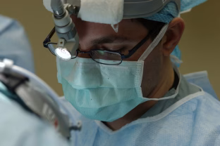 Pasirengimas ortopedinei-traumatologinei operacijai: gijimo sėkmė priklauso nuo vieno žingsnio