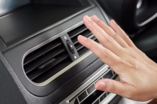 Akimirksniu atvėsinkite savo įkaitusį automobilį: vos 10 sekundžių ir galėsite mėgautis vasariška kelione