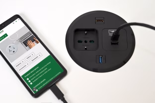 Kraunate savo išmanųjį telefoną per naktį? „Tele2“ ekspertas įvardijo priežastis, kodėl to geriau nedaryti
