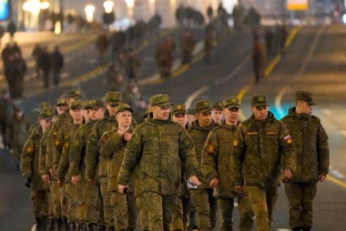 Nerimą keliantys Putino veiksmai prie NATO sienų: pasirodė sukrečiančios palydovų nuotraukos, situacija neramina