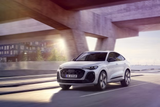 „Audi“ plečia naująją Q5 automobilių šeimą: paskelbė apie naująjį Audi Q5 e-hybrid“, kuris nustebins daugelį